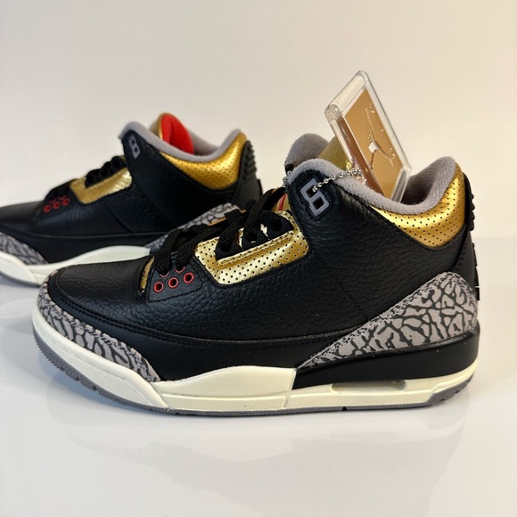 Nike Jordan 3, women’s size 6, brand new box is missing lid - Picture 3 of 10